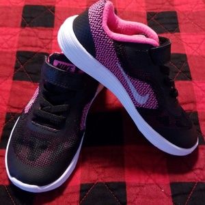 📣FINAL PRICE DROP  Girl's Nikes
